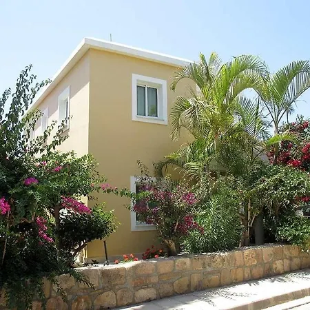 Rododafni וילה Klorakas