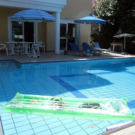 Villa Rododafni *